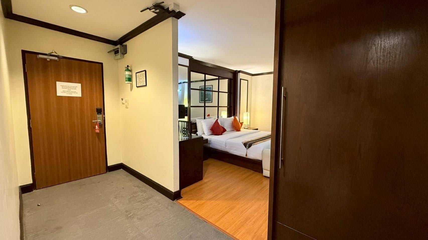 Grand Business Inn Bangkok Exterior photo
