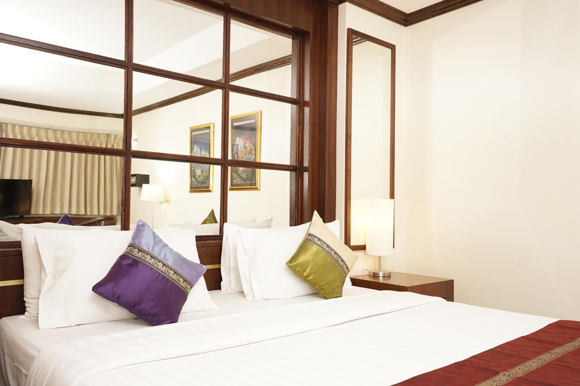 Grand Business Inn Bangkok Exterior photo