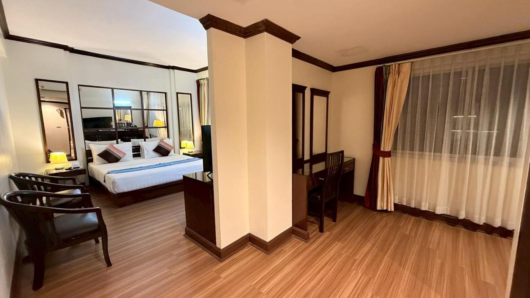 Grand Business Inn Bangkok Exterior photo