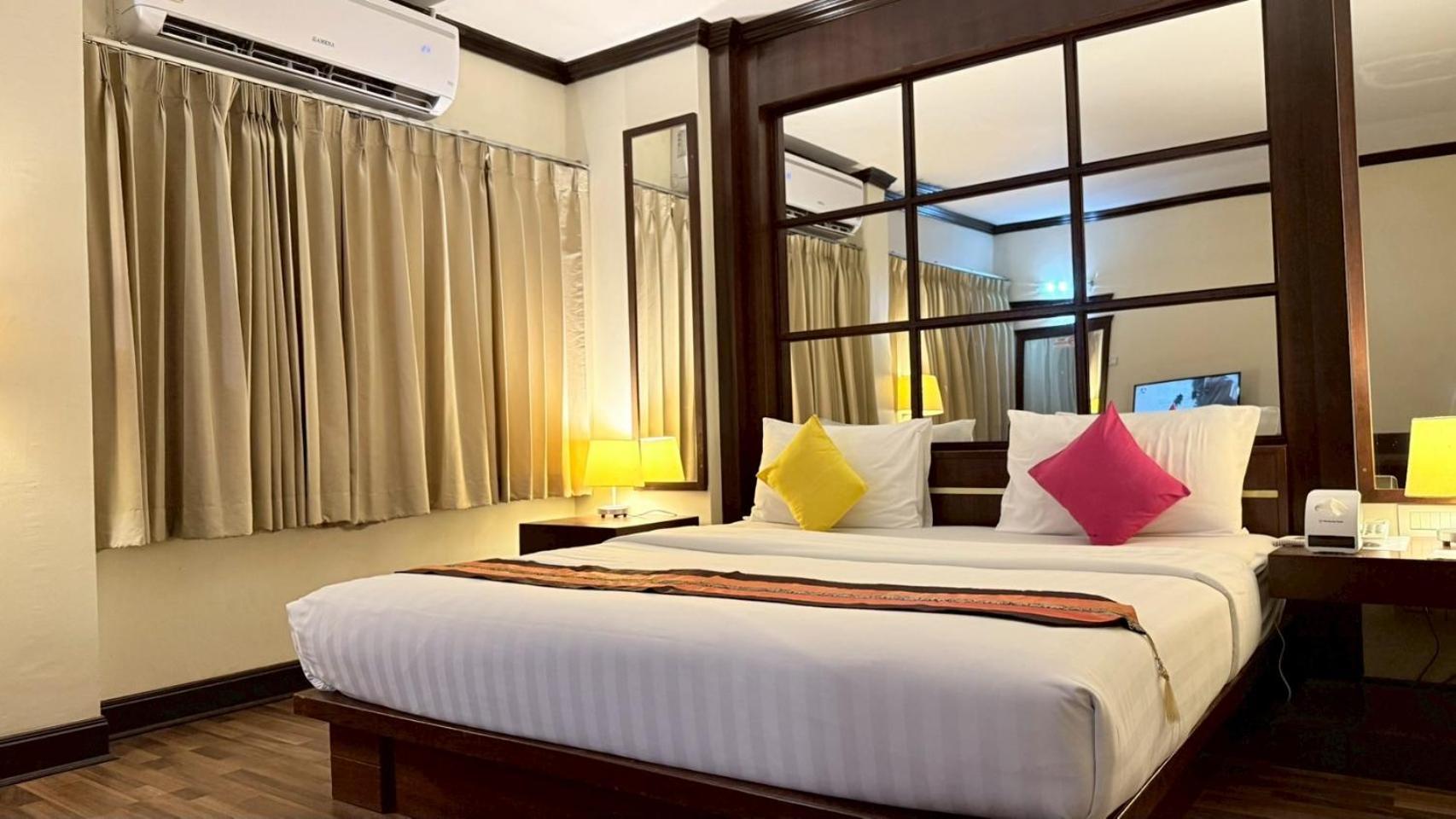 Grand Business Inn Bangkok Exterior photo